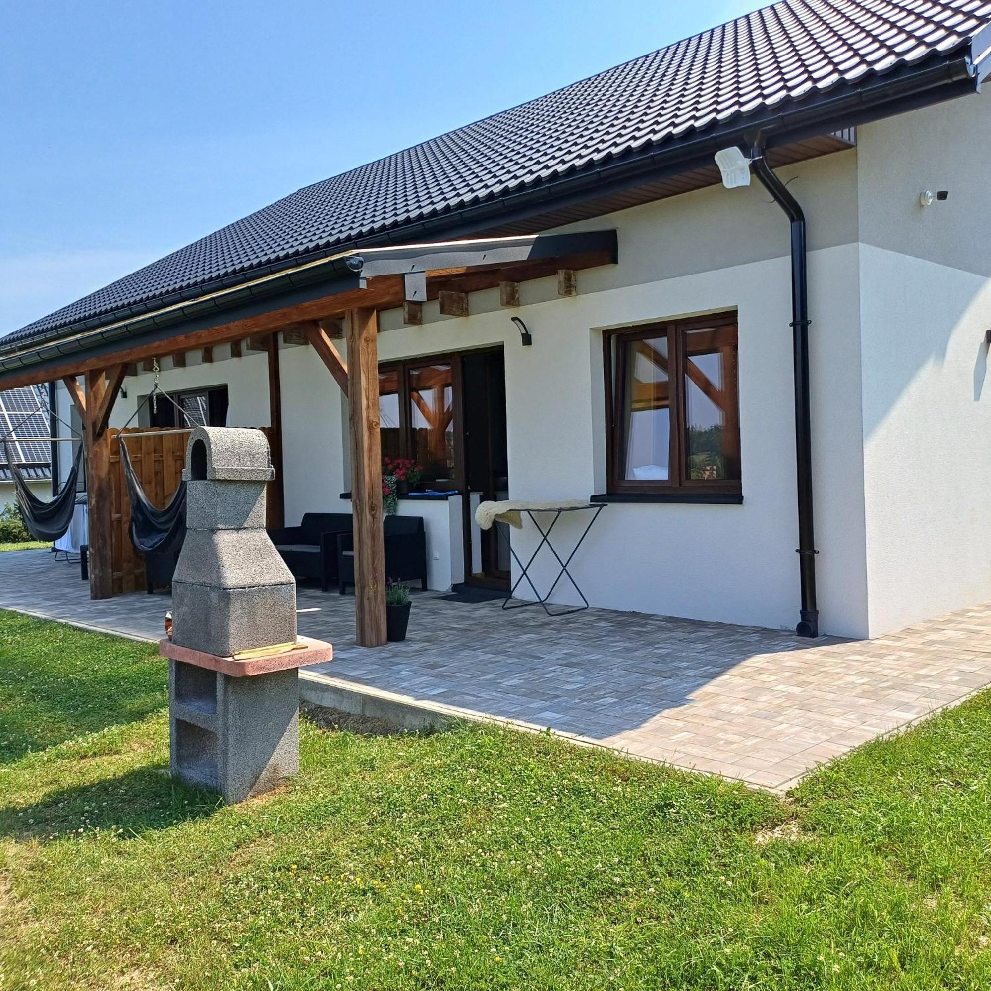 Zagroda Wataha 782 305 923 Polanczyk Exterior photo